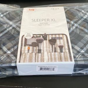 NEW Lug sleeper xl brush holder